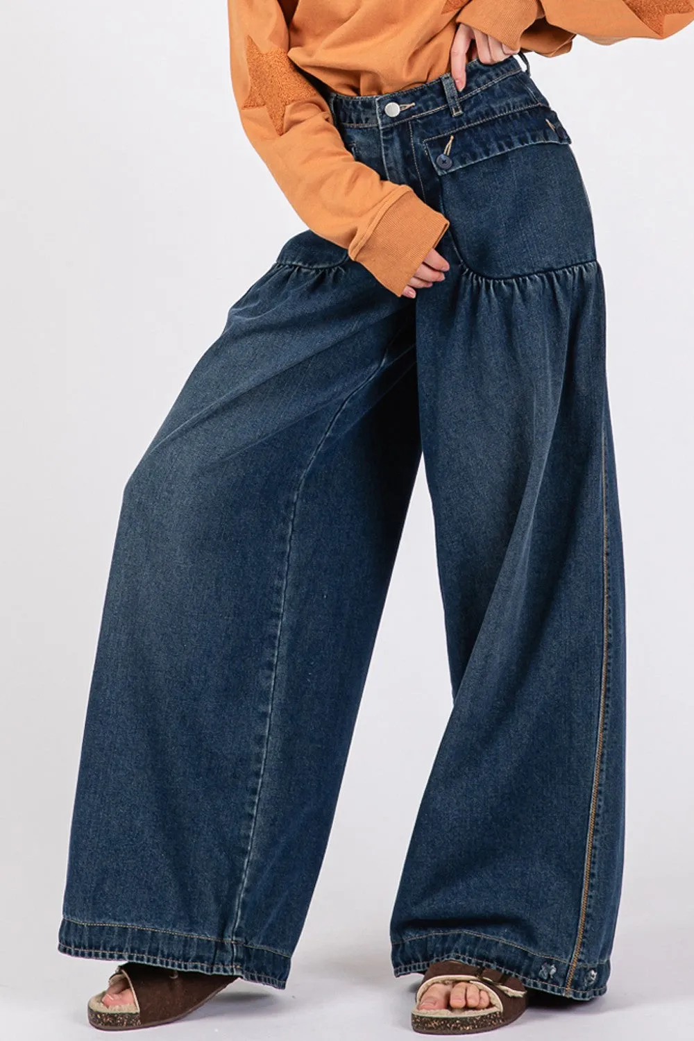 Mid-Rise Cargo Jeans with Pockets